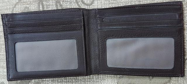 กระเป๋าสตางค์ผู้ชาย Guy Laroche สีน้ำตาลเข้ม  มือ2 ของแท้ แบบหนังนิ่ม