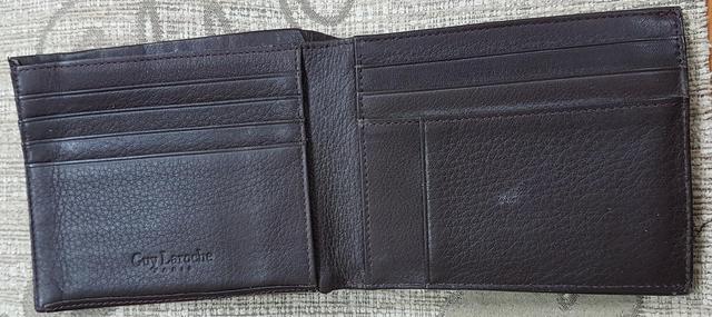 กระเป๋าสตางค์ผู้ชาย Guy Laroche สีน้ำตาลเข้ม  มือ2 ของแท้ แบบหนังนิ่ม