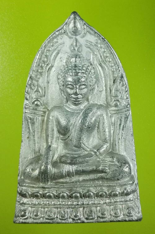 พระพุทธชินราชใบเสมาชินเงิน รุ่นประทานพร ปี 2547 เนื้อชินปรอทขาว พร้อมกล่อง สภาพเดิมๆ