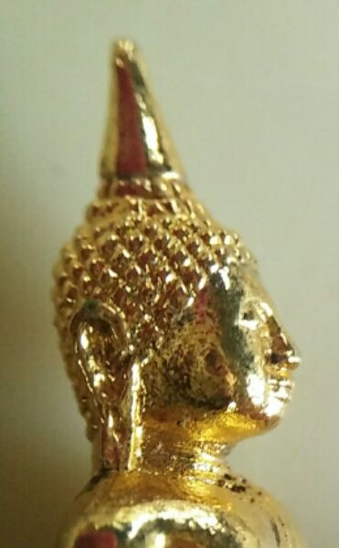 พระกริ่งหลวงพ่อโสธรปี30กะไหล่ทองครับ