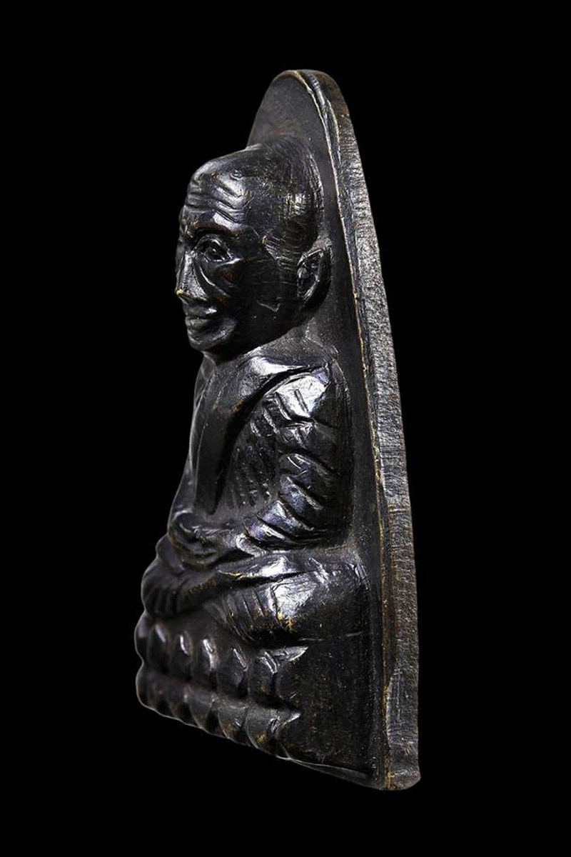 หลวงปู่ทวด พิมพ์หลังหนังสือใหญ่ เสาอากาศ ไหล่จุด " เคาะเดียวแดง "