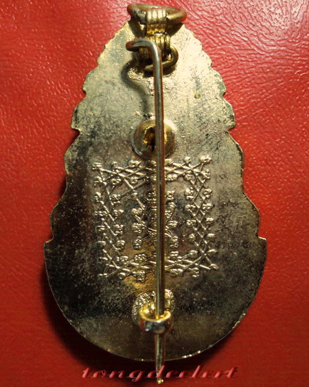 ล็อกเก็ตเข็มกลัดมงกุฎเพชรหลวงพ่อฤาษีลิงดำ วัดท่าซุง จ.อุทัยธานี สวยมากค่ะ