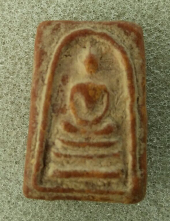 พระสมเด็จพิมพ์คะแนนหลังสีวลีเนื้อผงน้ำมันหลวงพ่อกวย หายากครับ