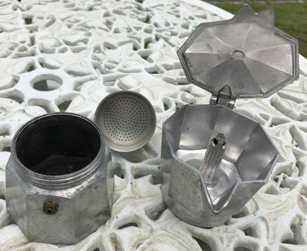 หม้อต้มกาแฟสด moka express ยี่ห้อ Bialetti (ของแท้จากอิตาลี) 