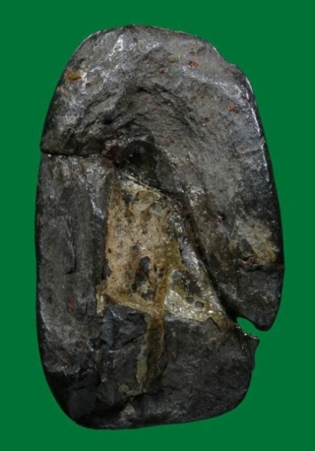 ชิ้นส่วนด้านหน้าพระกริ่งคลองตะเคียน เนื้อดิน จ.อยุธยา