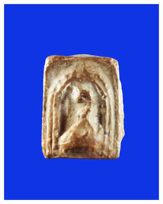 พระเนื้อดินหลวงพ่อกวยพิมพ์นางกวักสวย