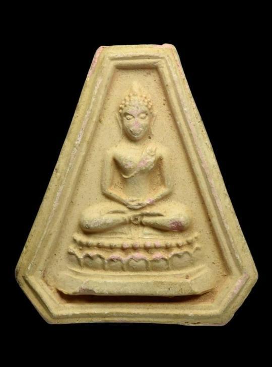 พระพุธพิมพ์หกเหลี่ยม หลังยันต์ หลวงปู่เฮี้ยง วัดป่า เนื้อผงปี2510 สวยคมชัดครับ
