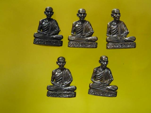  5 องค์ หลวงพ่อเกษม เขมโก เนื้อทองแดง ศิษย์รับใช้สร้างแจก ปี37 กล่อง