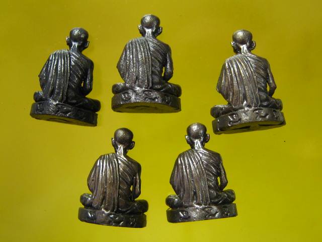  5 องค์ หลวงพ่อเกษม เขมโก เนื้อทองแดง ศิษย์รับใช้สร้างแจก ปี37 กล่อง