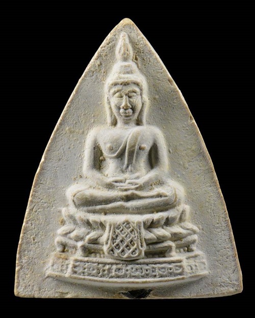 ปี 2521 พระประธาน พิมพ์กลีบบัวใหญ่ หลังยันต์ตรีนิสิงเห หลวงปู่โต๊ะ วัดประดู่ฉิมพีล กทม."แช่น้ำมนต์"