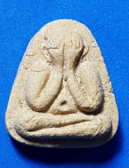 พระปิดตา เนื้อเหลือง วัดยายร้า จ.ระยอง พระองค์นี้หลวงปู่่ทิมและพระอาจารย์ดัง ๆ แห่งภาคตะวันออกร่วมปล