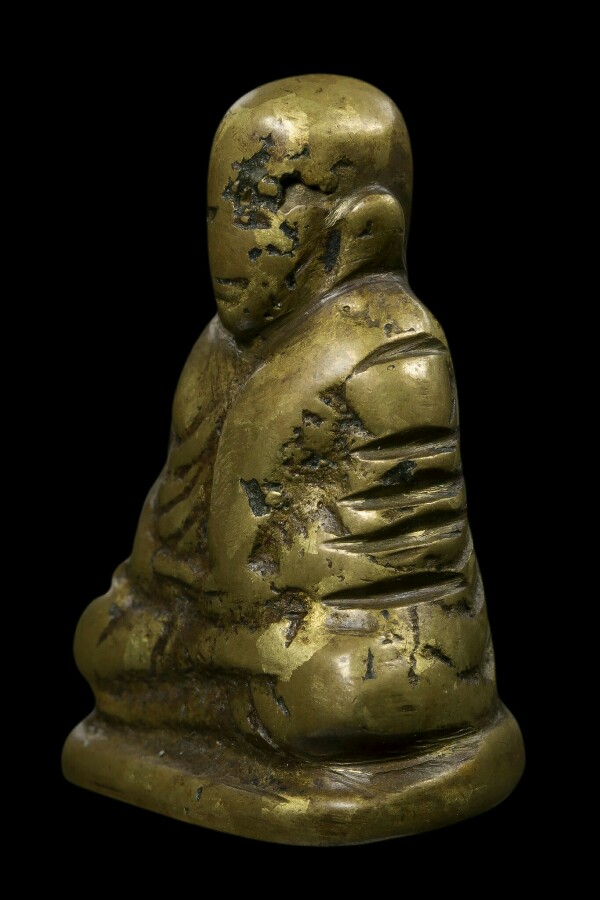 หลวงพ่อเงิน วัดห้วยเขน จ.พิจิตร พิมพ์ใหญ่แขนบั้ง เลี่ยมทอง