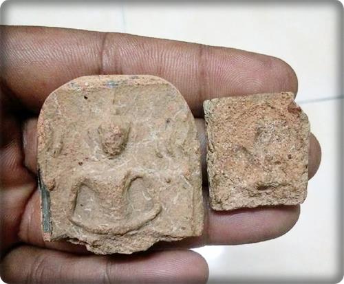 พระแผงตัด กรุวัดกระชาย อยุธยาทีเดียว2องค์ ตัวจริงเสียงจริงครับ พระสบการณ์ หายห่วงครับบบ