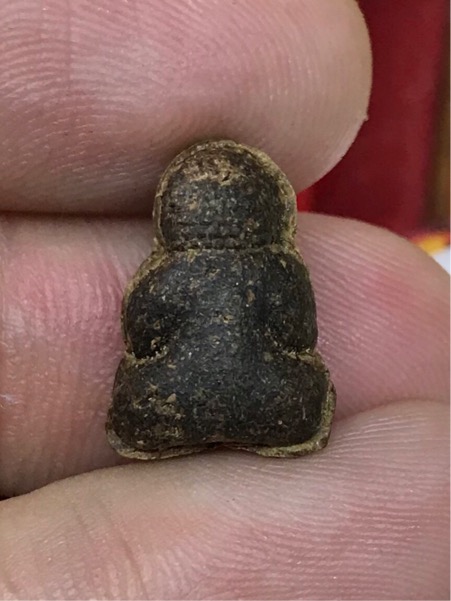 พระปิดตา หลวงพ่อเกษม เขมโก เนื้อผงยาจินดามณีล้วน ปี 2538