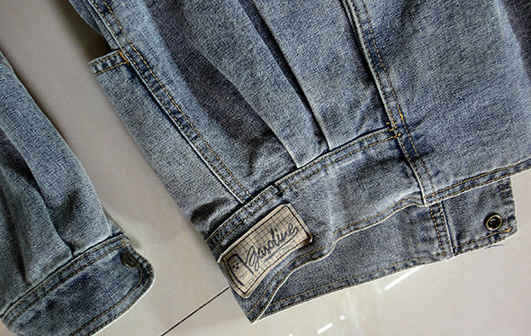 แจกเกดยีนส์ แบรนด์ดัง GASOLINE อย่าพลาดครับ  / เมืองนอกมือสอง84เหรียญ ก็ประมาณ 2,500 บาท