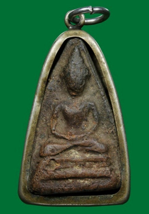 พระร่วงนั่งสมาธิ เนื้อดิน กรุสรรค์บุรี จ.ชัยนาท พระหายาก มีเลี่ยมเก่าและมาพร้อมบัตรรับรอง