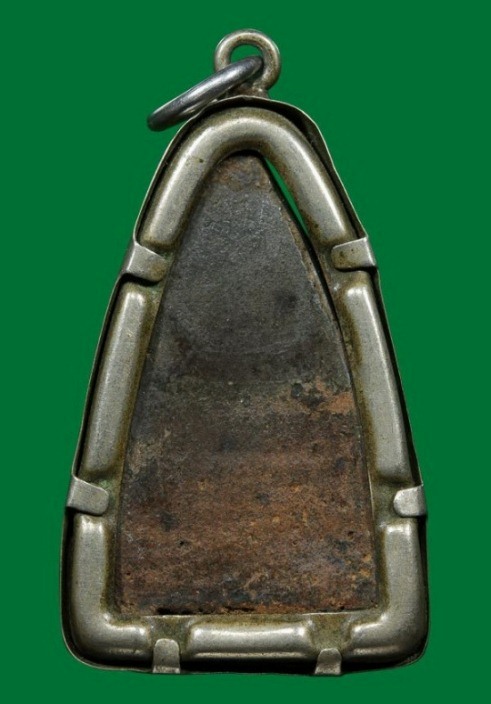 พระร่วงนั่งสมาธิ เนื้อดิน กรุสรรค์บุรี จ.ชัยนาท พระหายาก มีเลี่ยมเก่าและมาพร้อมบัตรรับรอง