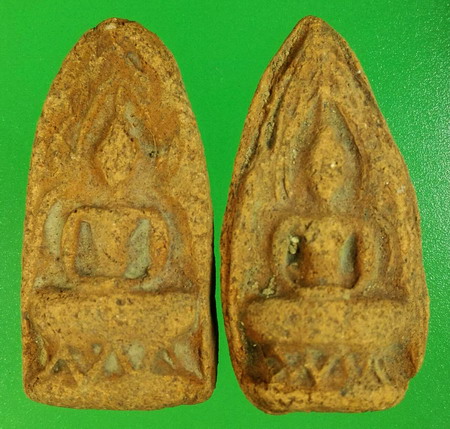 พระซุ้มทอง กรุเจดีย์กลางทุ่ง จ.อยุธยา 2 พิมพ์ คัดสวยมาก