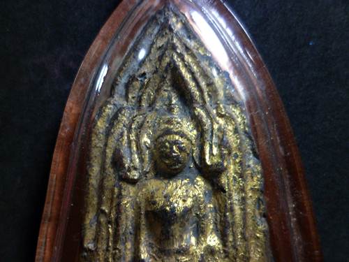 พระโคนสมอ พิมพ์ปางสมาธิปิดทองทั่วองค์ เปิดให้บูชาเลี่ยมกันน้ำพร้อมใช้พร้อมใช้ราคาเบา