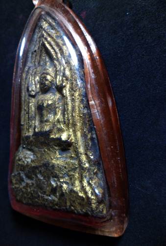 พระโคนสมอ พิมพ์ปางสมาธิปิดทองทั่วองค์ เปิดให้บูชาเลี่ยมกันน้ำพร้อมใช้พร้อมใช้ราคาเบา