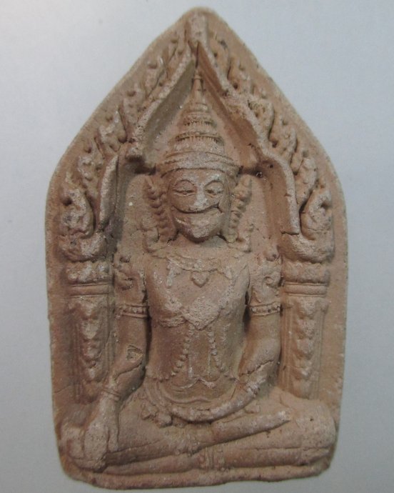 ๒๐ พระขุนแผนทรงเครื่อง เนื้อดิน