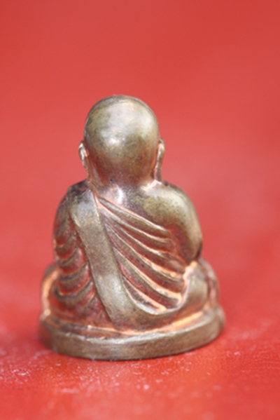 หลวงพ่อเงิน พิมพ์หน้ายิ้ม รุ่นกองทุน 53