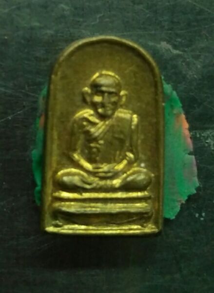 เหรียญซุ้มระฆังเล็กหลวงพ่อเงิน วัดบางคลานสวยๆครับ