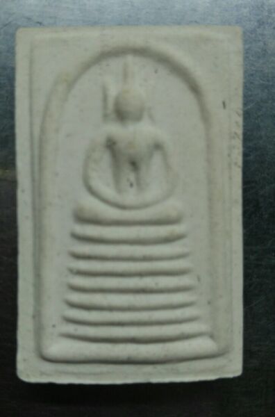 พระสมเด็จ7ชั้นหลังคาถาชินบัญชร วัดเกษไชโยปี57สวยๆครับ