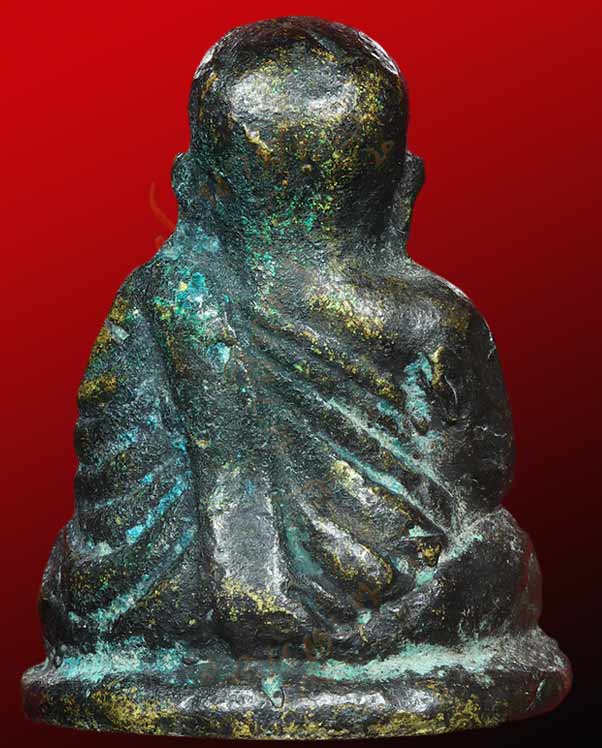 หลวงพ่อเงิน วัดบางคลาน รุ่นปืนแตก พิมพ์ เศียรโต นิยม วัดคงคาราม อ.โพทะเล จ.พิจิตร 