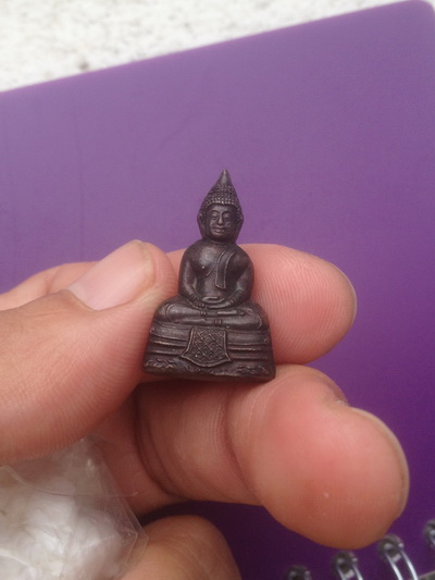 ((เคาะเดียวแดง)) รูปหล่อหลวงโสธร รุ่น ทองประทาน