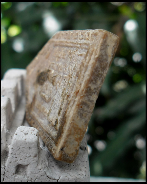 >> ถู ก แพงแดง เ ค า ะ เ ดี ย ว >> พระผงหลวงปู่แหวน ปี 2517