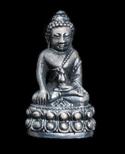 พระกริ่งอินโท 101 ปี ครูบาอิน อินโท วัดฟ้าหลั่ง ใต้ฐานติดจีวร พร้อมกล่องเดิม