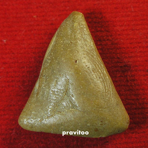 พระเนื้อผงน้ำมัน กรุวัดชนะสงคราม กรุงเทพมหานคร พ.ศ.๒๔๙๑ พิมพ์ ปางอุ้มบาตร..สวย