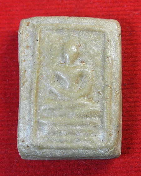 พระเนื้อผงน้ำมัน กรุวัดชนะสงคราม กรุงเทพมหานคร พ.ศ.๒๔๙๑ พิมพ์ ปางพระสังกัจจายน์..สวย