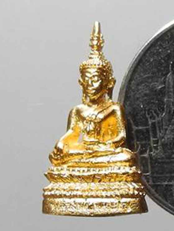 พระชัยวัฒน์หลวงพ่อพระใส หนองคาย รุ่นแผ่บารมี ปี 58 ชุบทอง ประสบการณ์ฟ้าผ่าไม่ตาย
