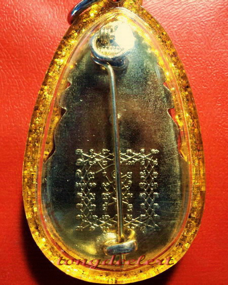 ล็อกเก็ตเข็มกลัดมงกุฎเพชรหลวงพ่อฤาษีลิงดำ วัดท่าซุง จ.อุทัยธานี สวยมากค่ะ