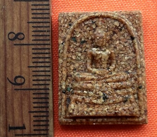 เริ่ม 10 บาท กับ พระเนื้อผงกระเบื้องหลังคาโบสถ์ หลวงพ่อพุทธโสธร  …D678