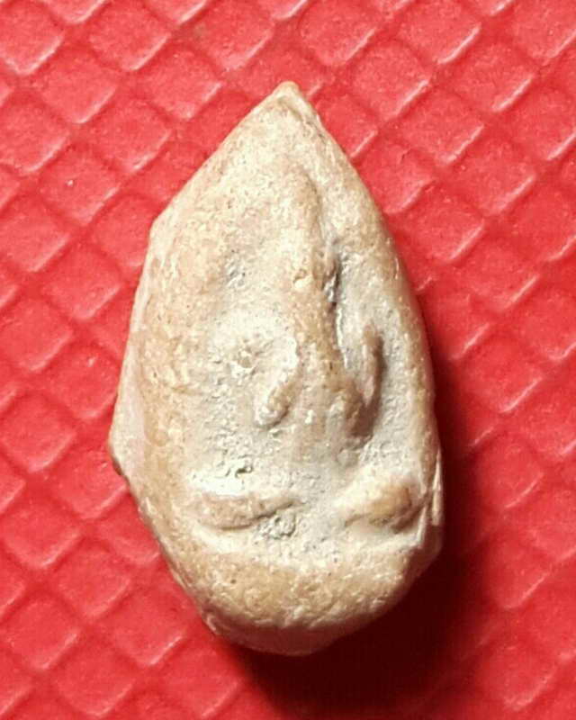 พระพิมพ์ปิดตาจิ๋ว เนื้อดินหลวงพ่อเงิน บางคลาน