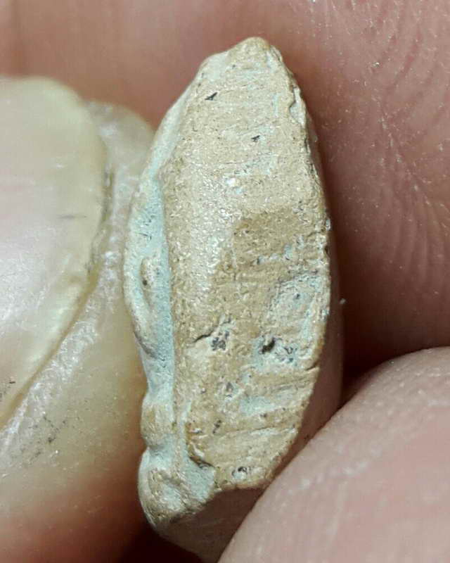 พระพิมพ์ปิดตาจิ๋ว เนื้อดินหลวงพ่อเงิน บางคลาน