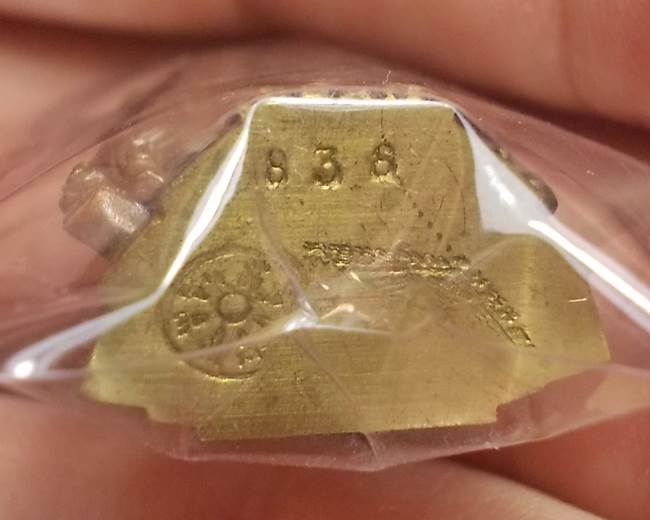 พระพุทธชินราช รุ่นปิดทอง ปี 2547 พิมพ์ใหญ่ เนื้อขันลงหิน(สัมฤทธิ์) หมายเลข 838