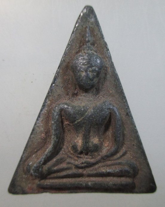 ๒๐ พระนางพญาเนื้อตะกั่ว
