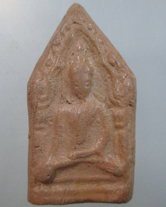 ๒๐ พระขุนแผนเนื้อดิน