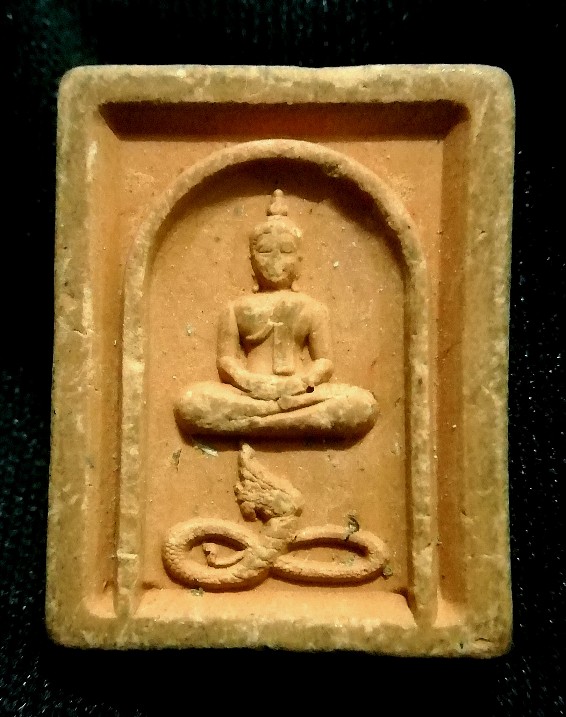 พระพุทธทรงพญานาคหลวงพ่อโบ้ยวัดมะนาว