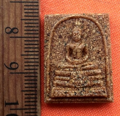 เริ่ม 10 บาท กับ พระเนื้อผงกระเบื้องหลังคาโบสถ์ หลวงพ่อพุทธโสธร     …D715