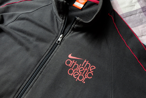 แจกเกด NIKE ของแท้ แขนเส้นคู่