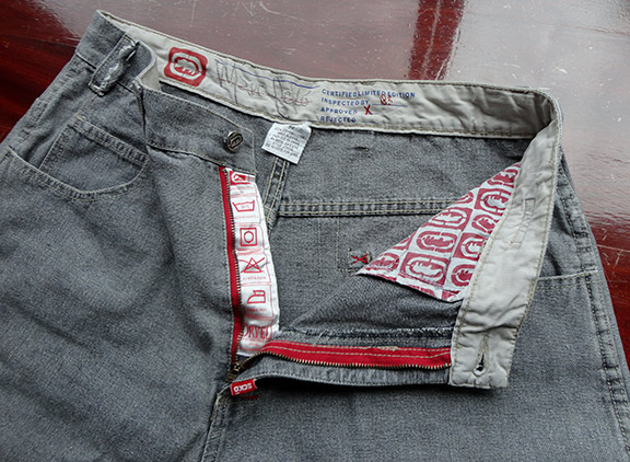 ยีนส์ขาสั้น ecko ของแท้ สีเทาโทนสว่าง แบรนด์ดังตราแรด 