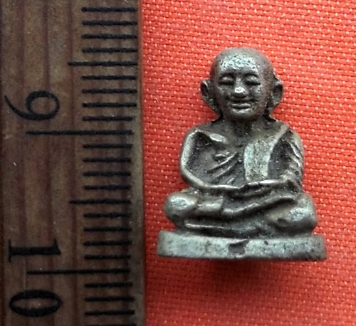 เริ่ม 10 บาท กับ รูปหล่อหลวงพ่อเงิน …E430