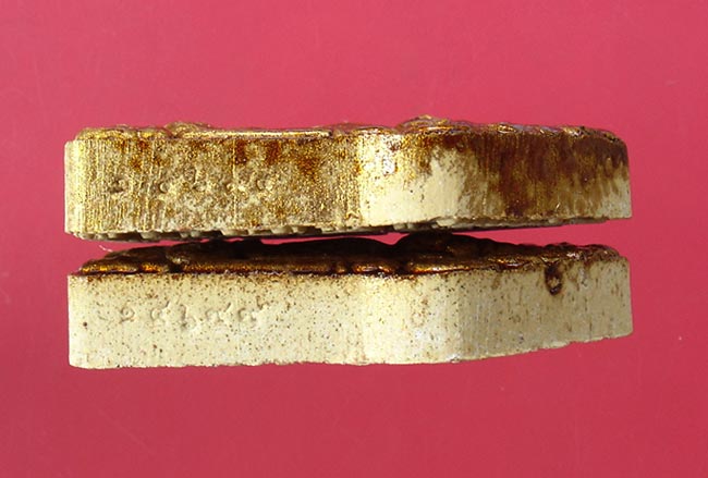 พระขุนแผนผงพรายกุมาร รุ่นพรายมหาเสนห์ หลวงพ่อสินวัดละหารใหญ่ ครับ 