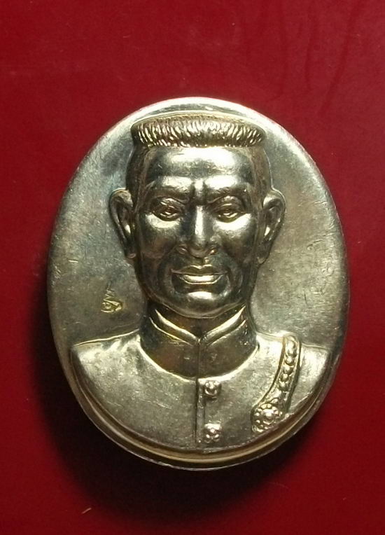 สมเด็จพระนเรศวร หลังพระพุทธชินราช สร้างปี 2543 วัดพระศรีรัตนมหาธาตุ จ.พิษณุโลก เนื้ออัลปาก้า โค๊ต