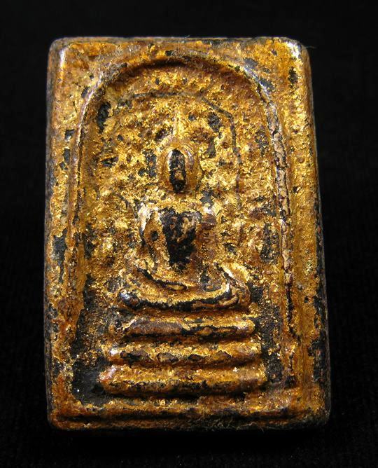 พระสมเด็จ เนื้อหามวลสารดี สวยไม่ทราบที่ครับ